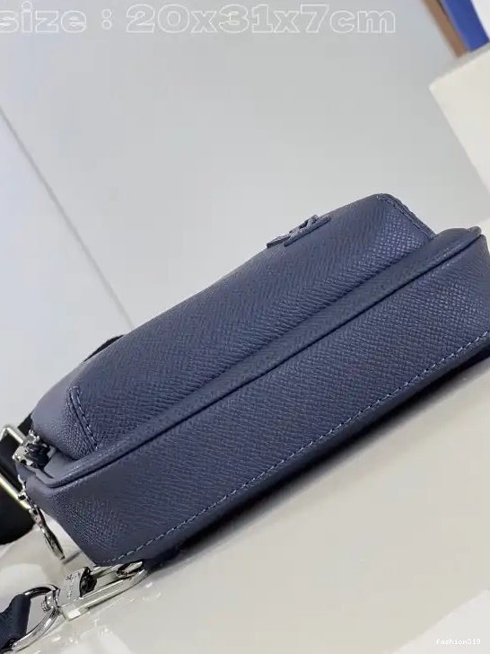 NM VUITTON Slingbag Avenue LOUIS 0422